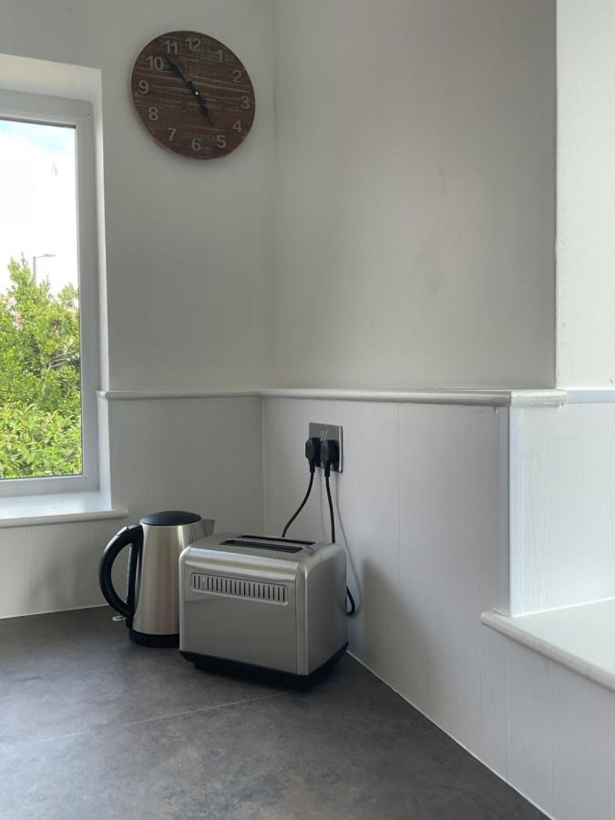 Large 2-Bedroom Maisonette With Free Parking Туикнем Экстерьер фото