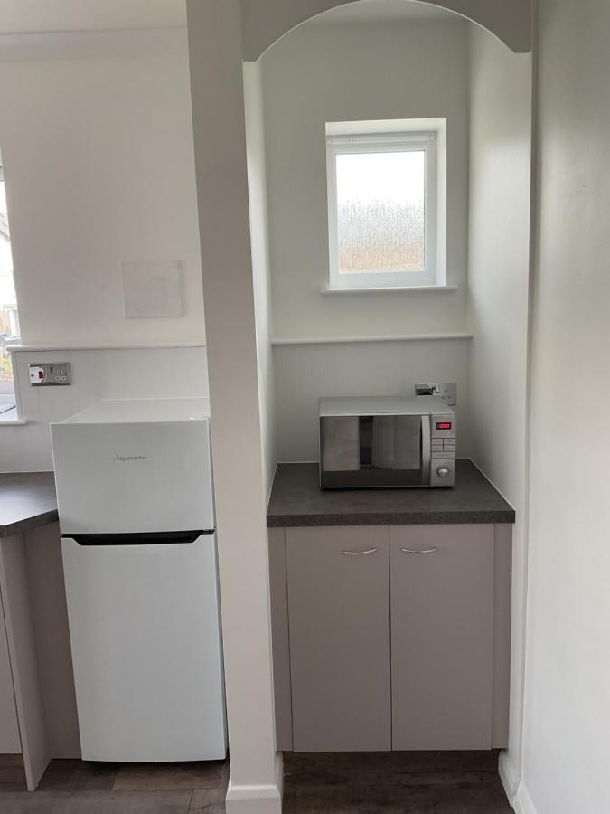 Large 2-Bedroom Maisonette With Free Parking Туикнем Экстерьер фото